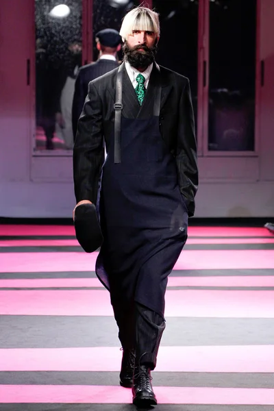 Look 28